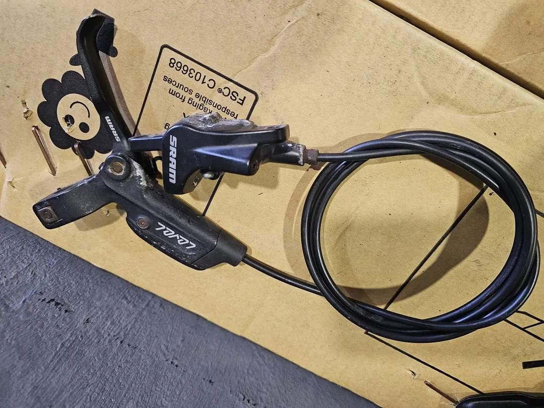 SRAM LEVEL Brakeset L/R Used Item