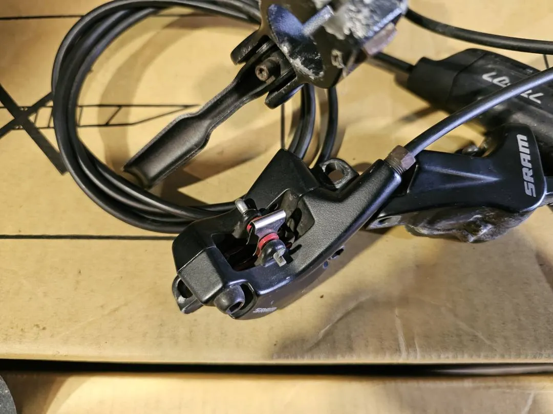 SRAM LEVEL Brakeset L/R Used Item