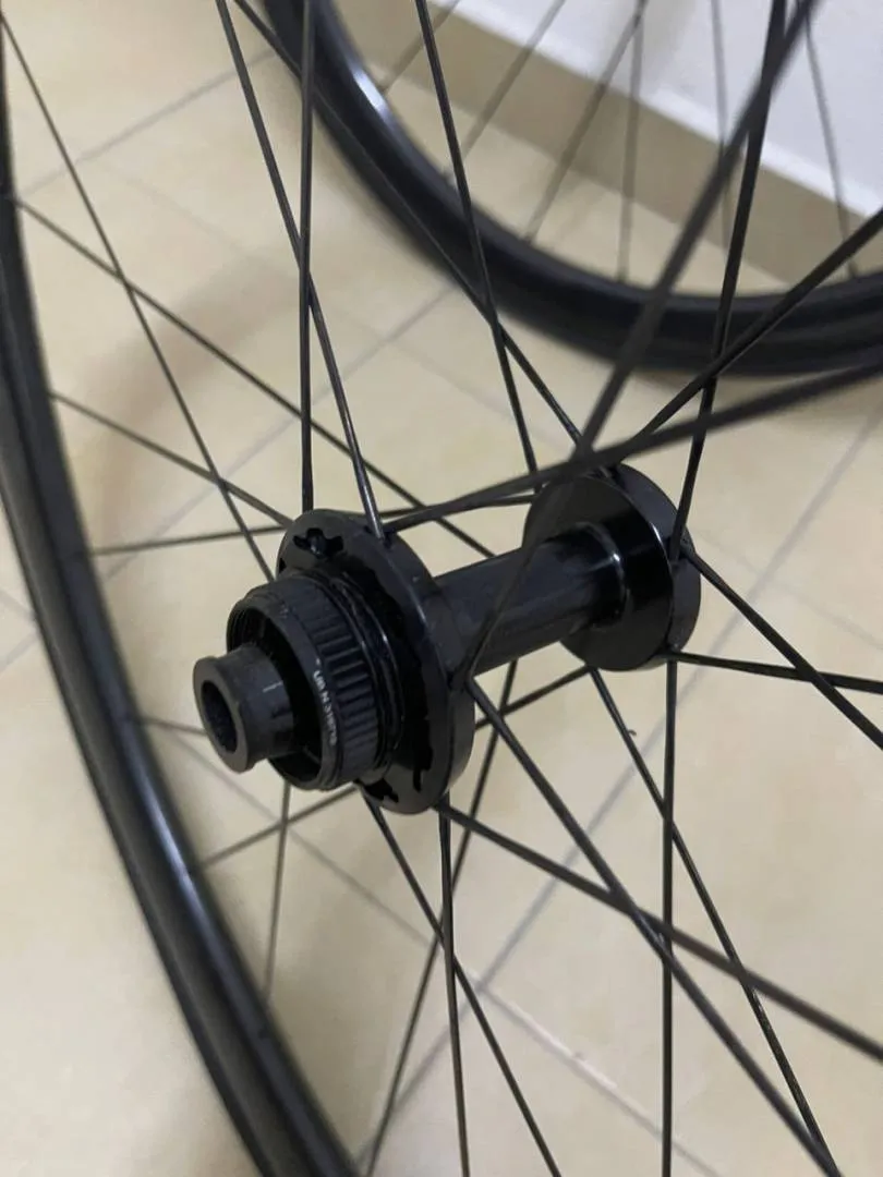 Bontrager Aerolus RSL 37 disc road wheel