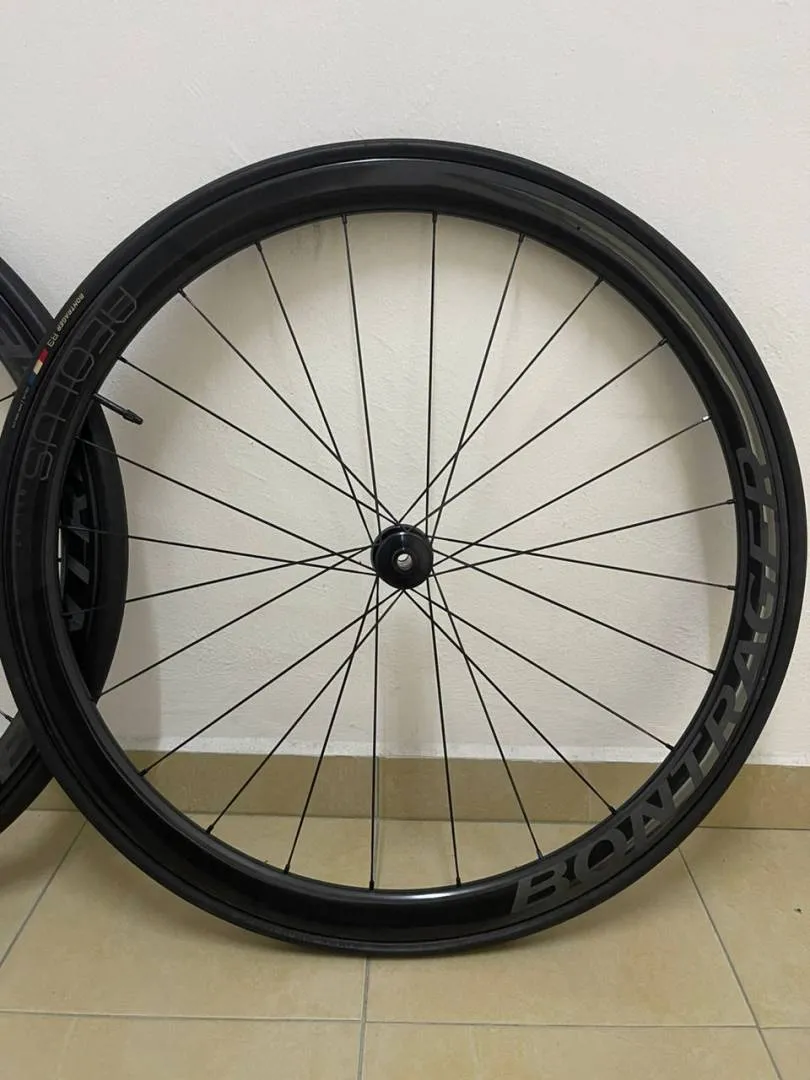 Bontrager Aerolus RSL 37 disc road wheel