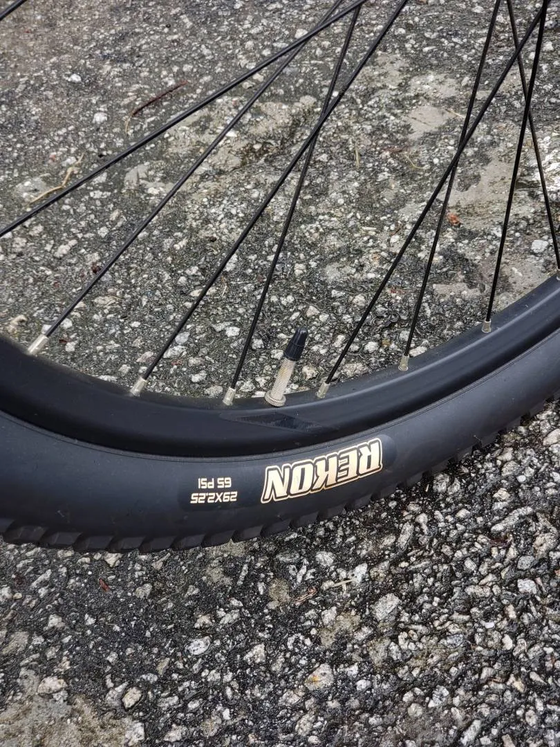 Giant talon 2 mountain bike 29"