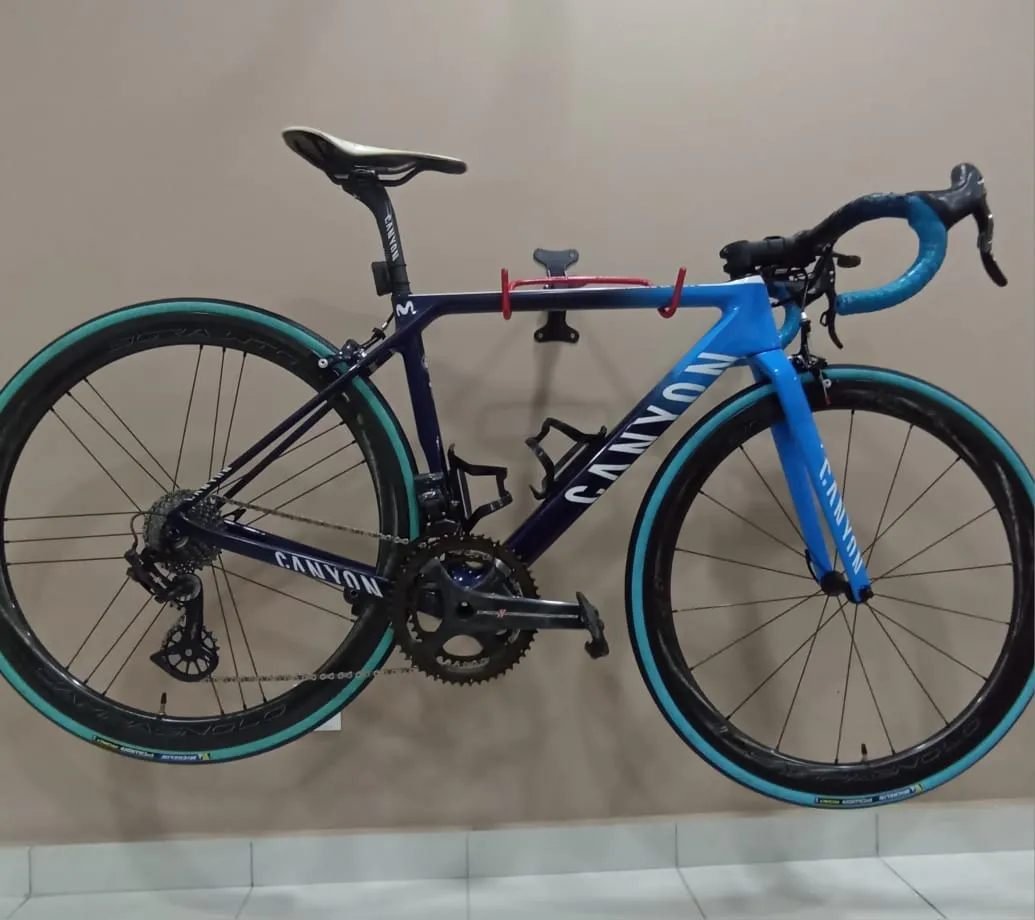 Canyon Ultimate CF SLX 9.0 Team Movistar
