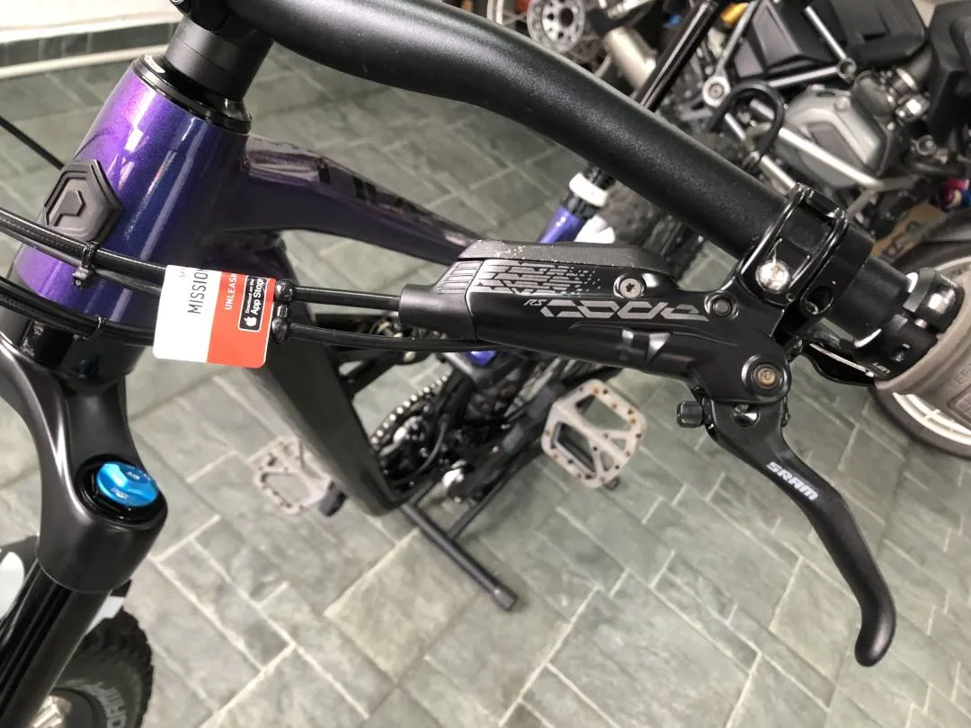 Polygon Siskiu T8 medium 27.5