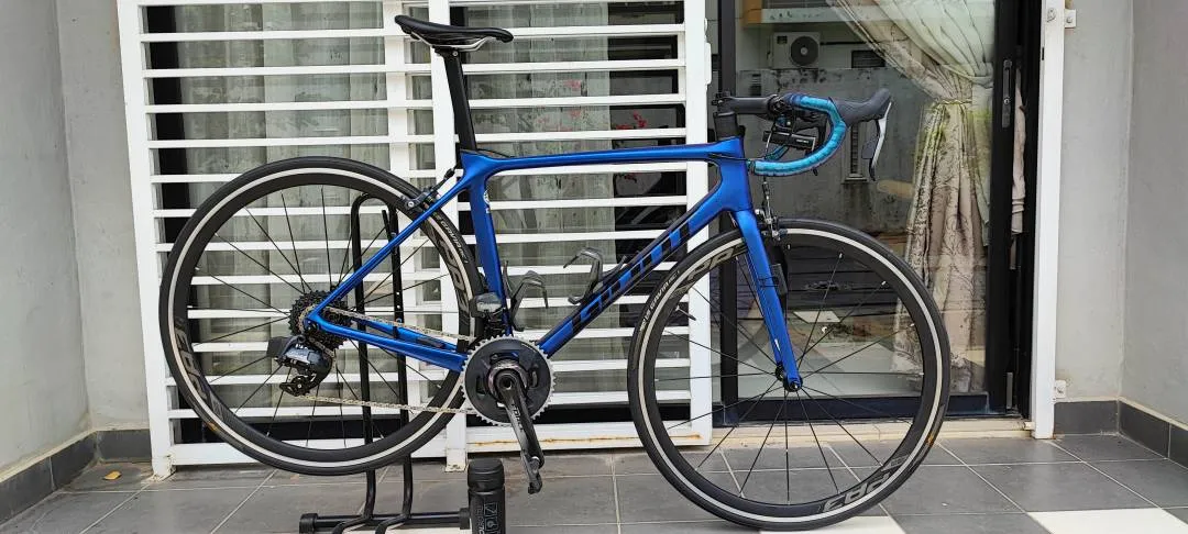Road Bike (Giant TCR ADVANCED PRO 1)