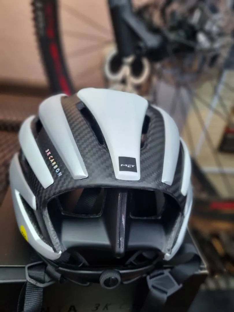 Met Trenta 3k Carbon Helmet size (56/58)